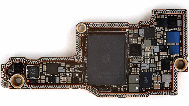 苹果iPhone 17系列高端机型所搭载的12GB LPDD