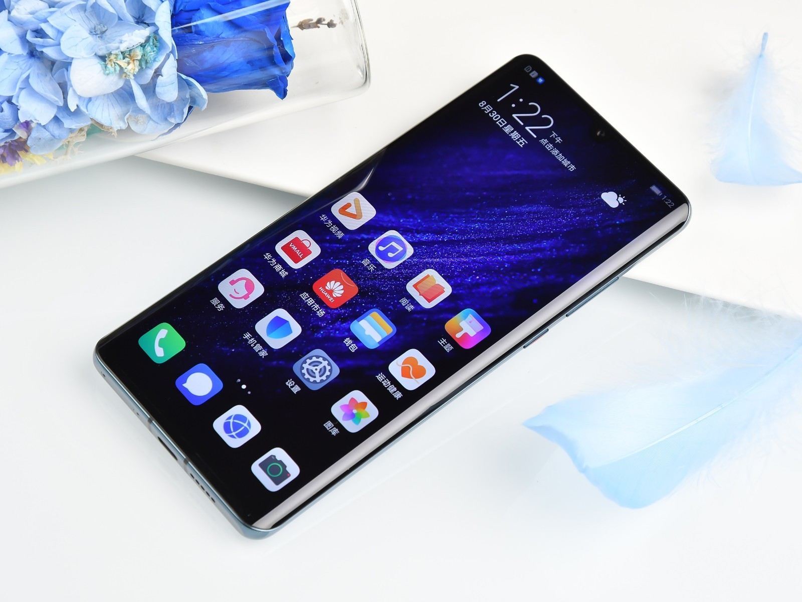 直屏还没坚持两年，曲面屏又要打回来了？