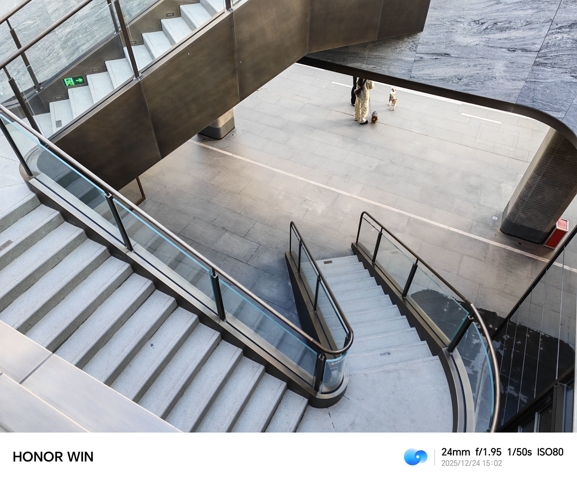 荣耀WIN全面评测：10000mAh电池带你“稳赢”