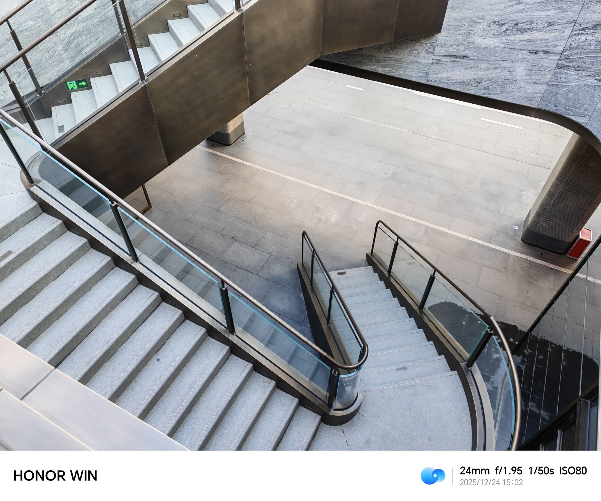 荣耀WIN全面评测：10000mAh电池带你“稳赢”