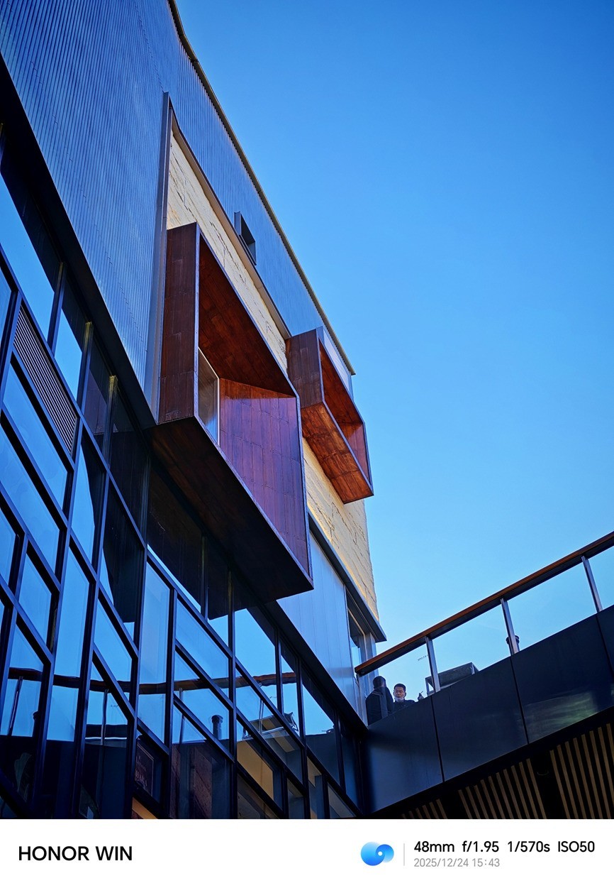 荣耀WIN全面评测：10000mAh电池带你“稳赢”