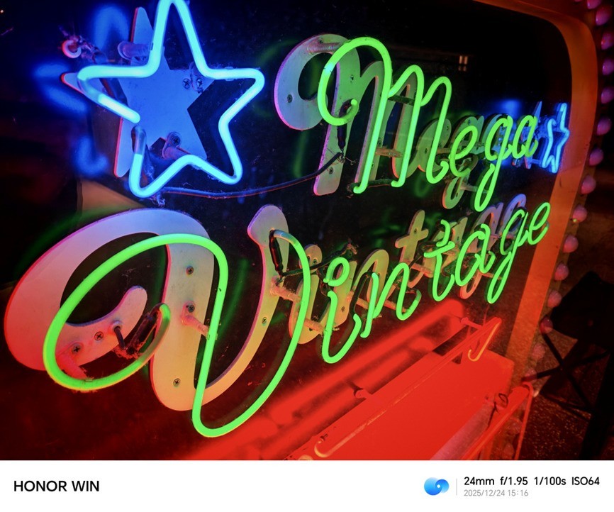 荣耀WIN全面评测：10000mAh电池带你“稳赢”