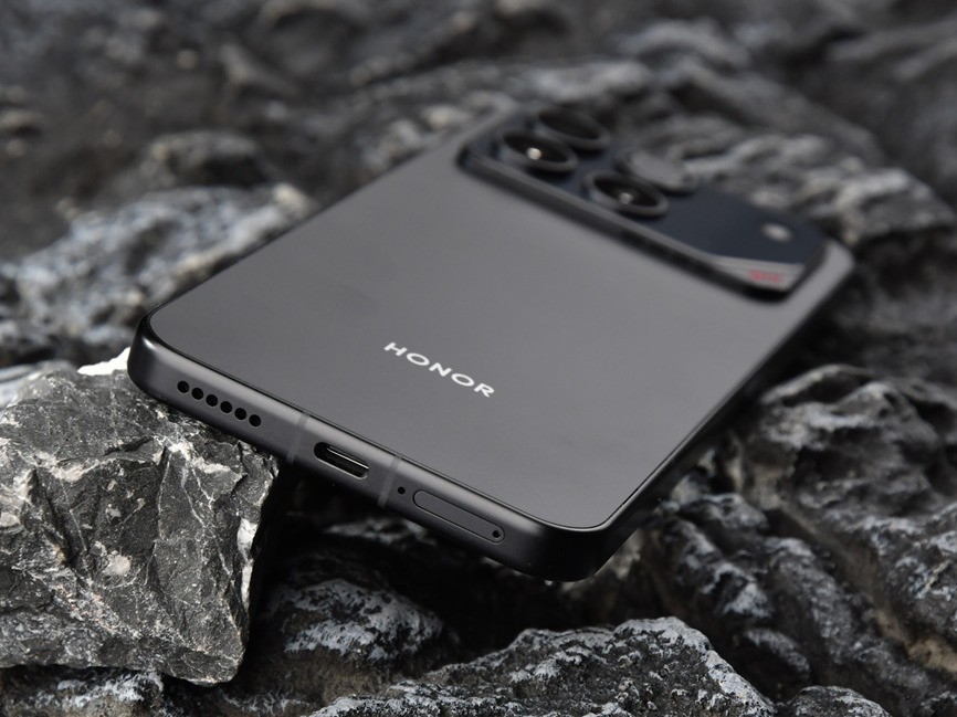 荣耀WIN全面评测：10000mAh电池带你“稳赢”