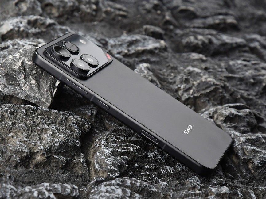 荣耀WIN全面评测：10000mAh电池带你“稳赢”