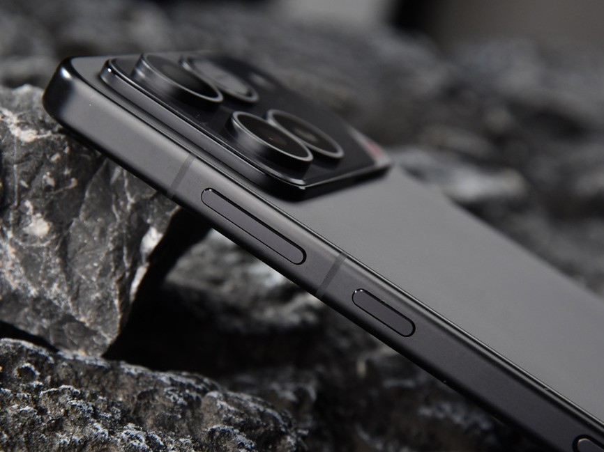 荣耀WIN全面评测：10000mAh电池带你“稳赢”