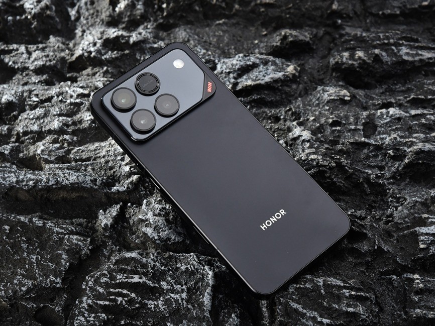 荣耀WIN全面评测：10000mAh电池带你“稳赢”