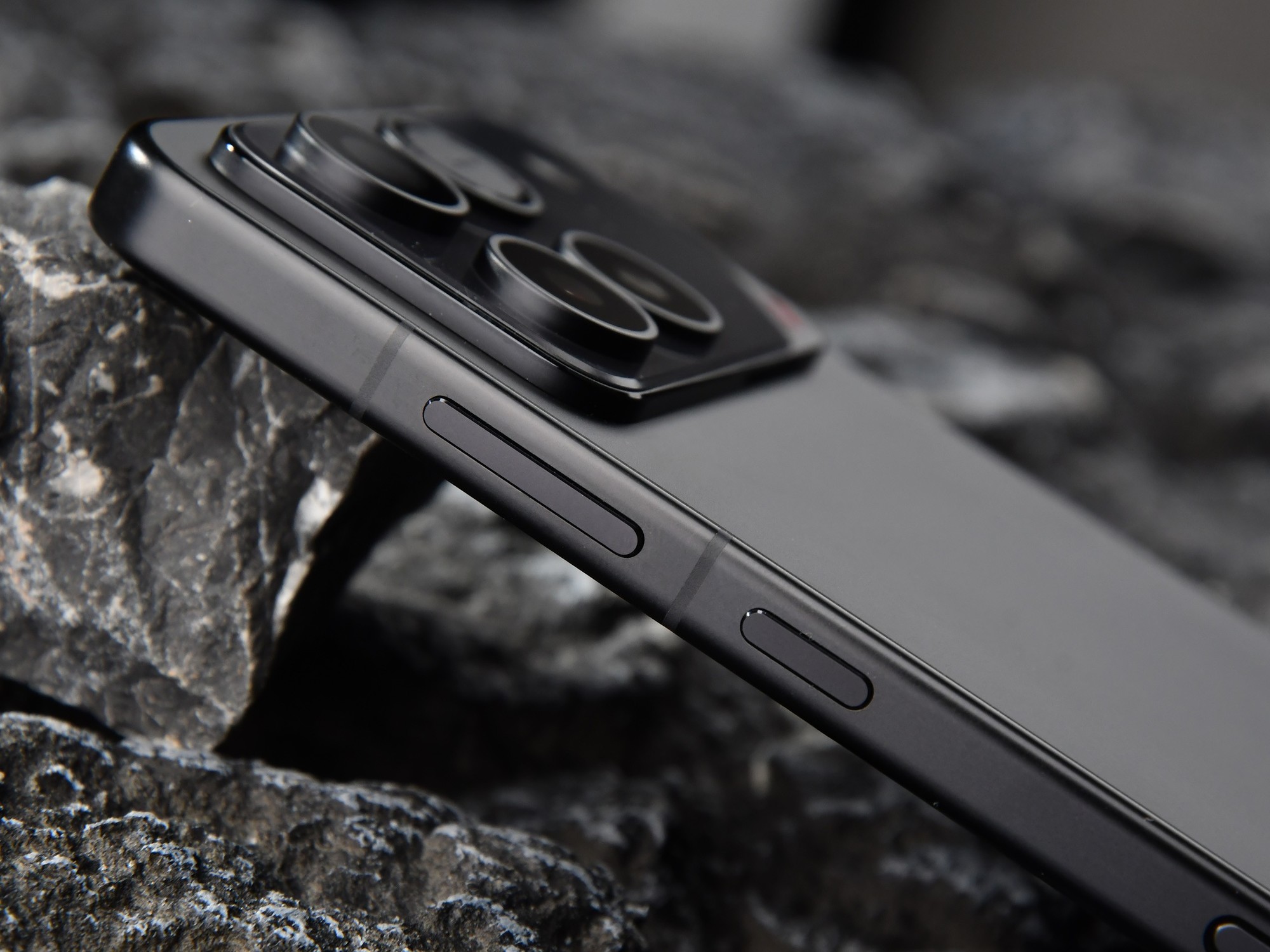 Get一点：聊聊手机边框上的“金属条”